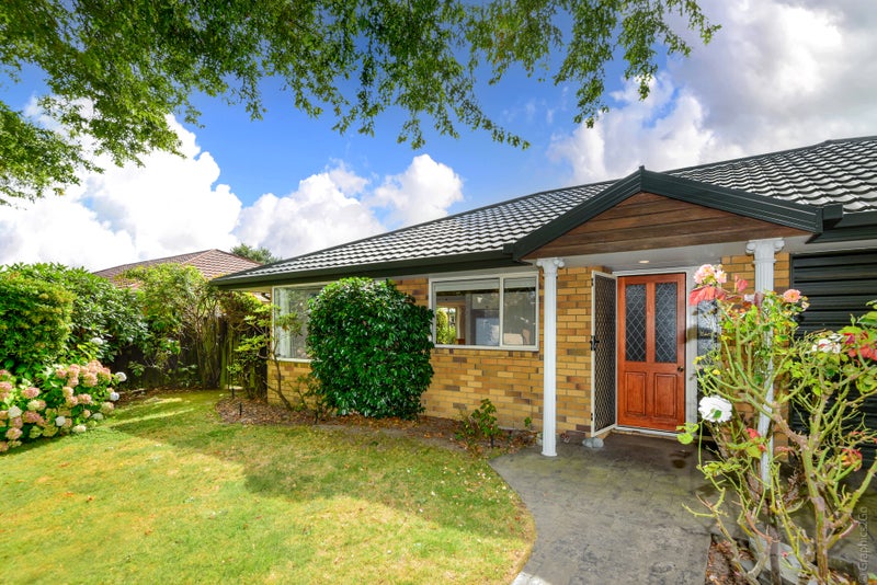 21 Villa Grove, Ilam, Christchurch - Carousel 2