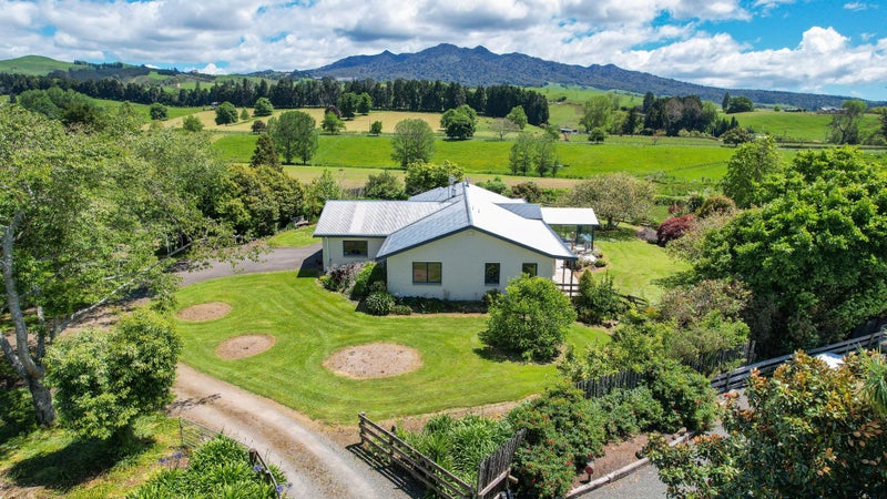 73 Aubin Close, Pirongia, Pirongia - Carousel 1