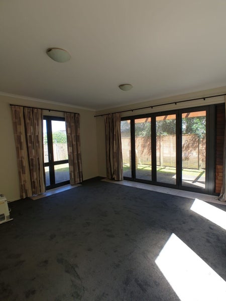 1 Ashurst Lane, Greenhithe, Auckland - Carousel 2