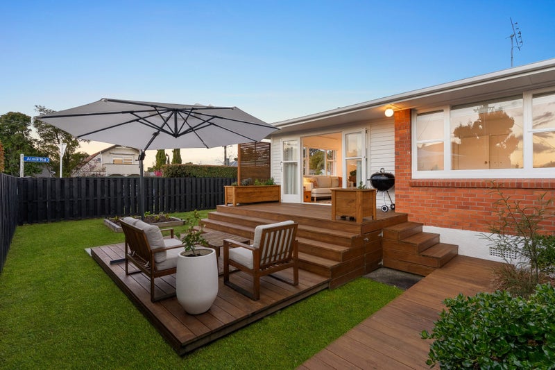 1/84 Nile Road, Milford, Auckland - Carousel 1