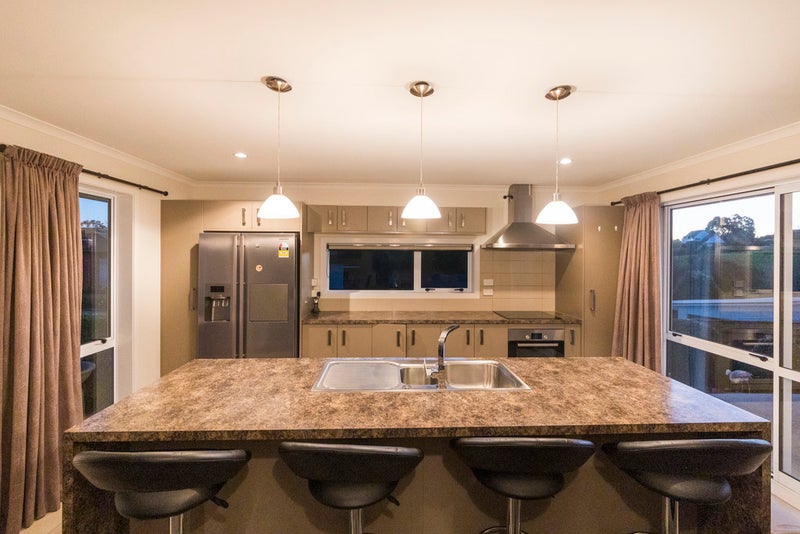 28 Galea Grove, Kelvin Grove, Palmerston North - Carousel 2