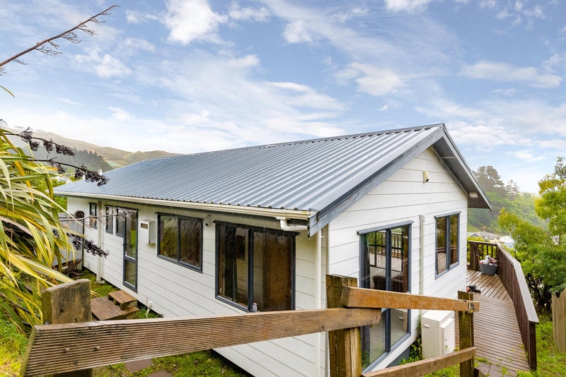 32 Northumberland Street, Cannons Creek, Porirua - Carousel 12