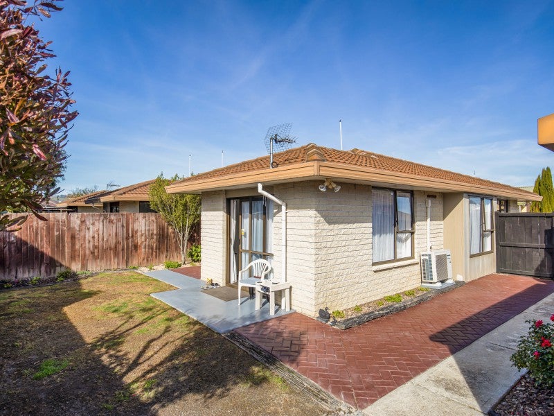 6 Flaxwood Lane, Waltham, Christchurch - Carousel 2