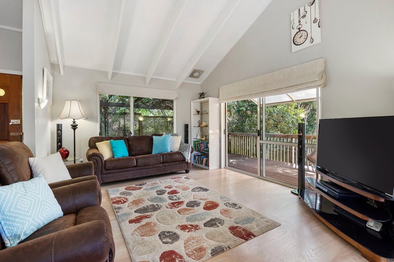 1/16 Valecrest Place, Bayview, Auckland - Carousel 2