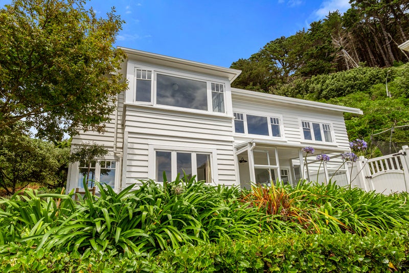 6 Berwick Grove, Seatoun, Wellington - Carousel 2
