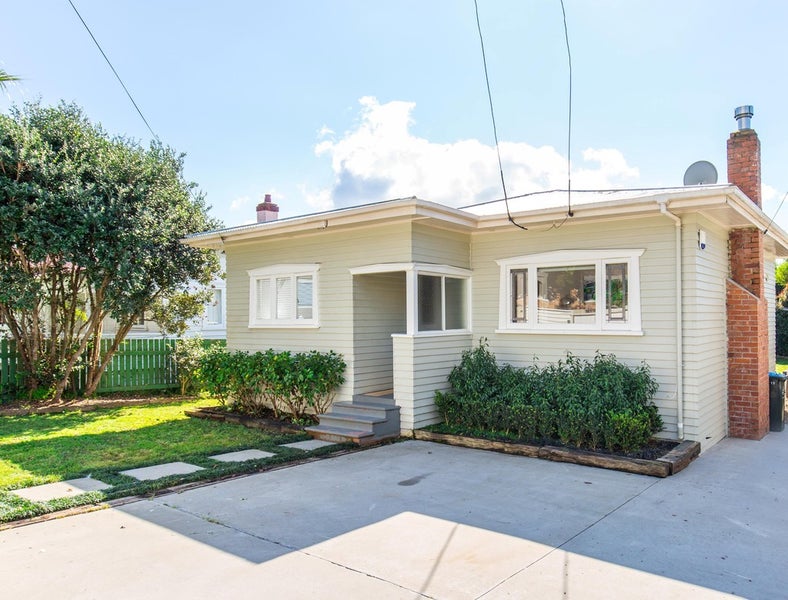 15 Levonia Street, Morningside, Auckland - Carousel 1