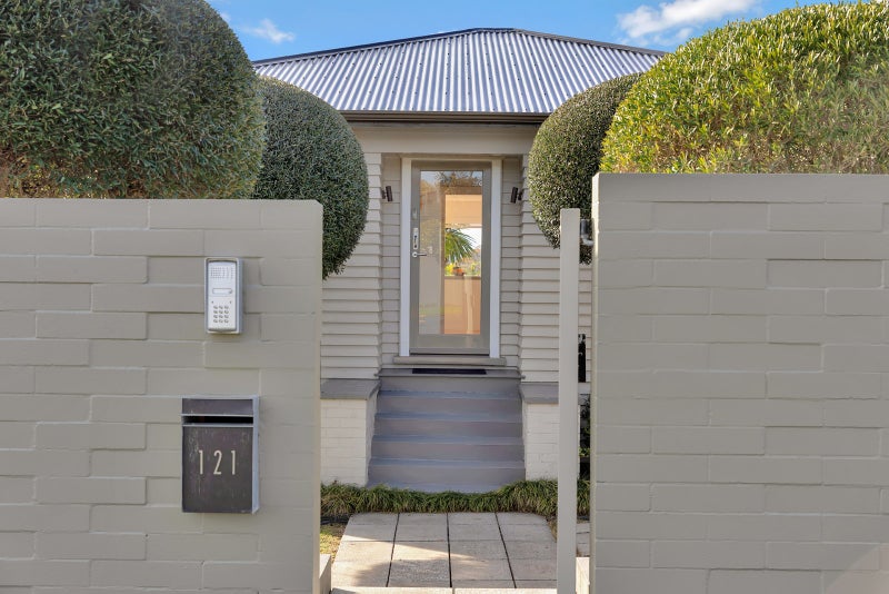 121 Warnock Street, Westmere, Auckland - Carousel 1