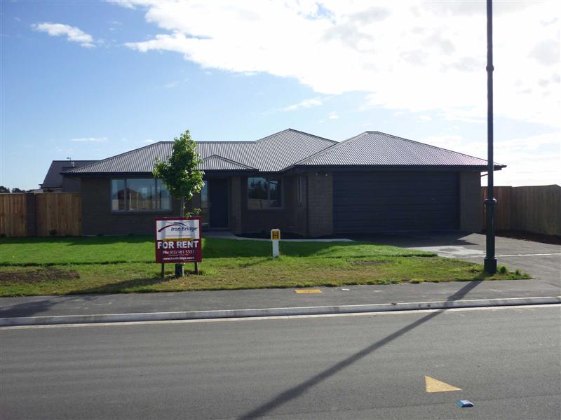 15 Henley Close, Rolleston, Rolleston - Carousel 1