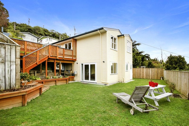 9 Innes Way, Newlands, Wellington - Carousel 1