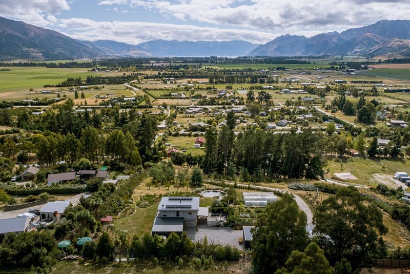 15 Fort Place, Wanaka - Carousel 26