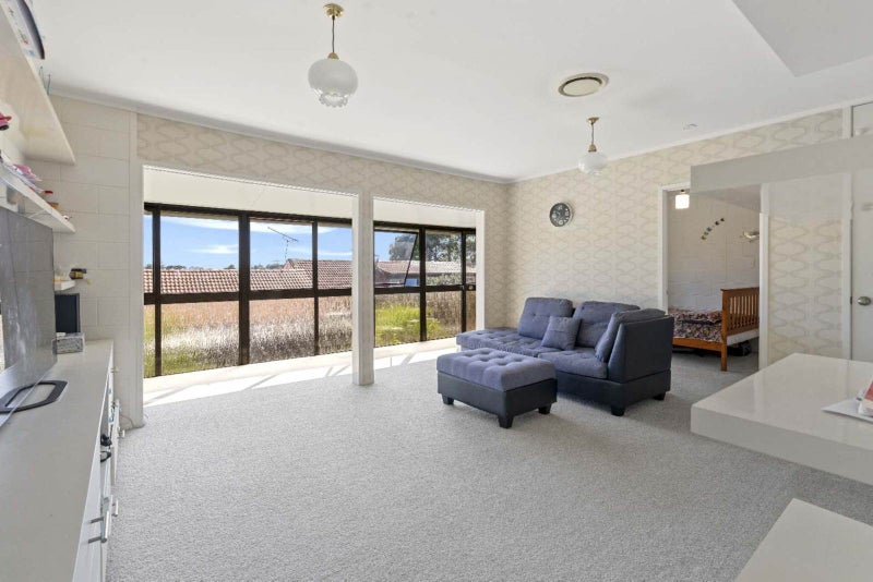 3 Dolbear Street, Titirangi, Auckland - Carousel 2