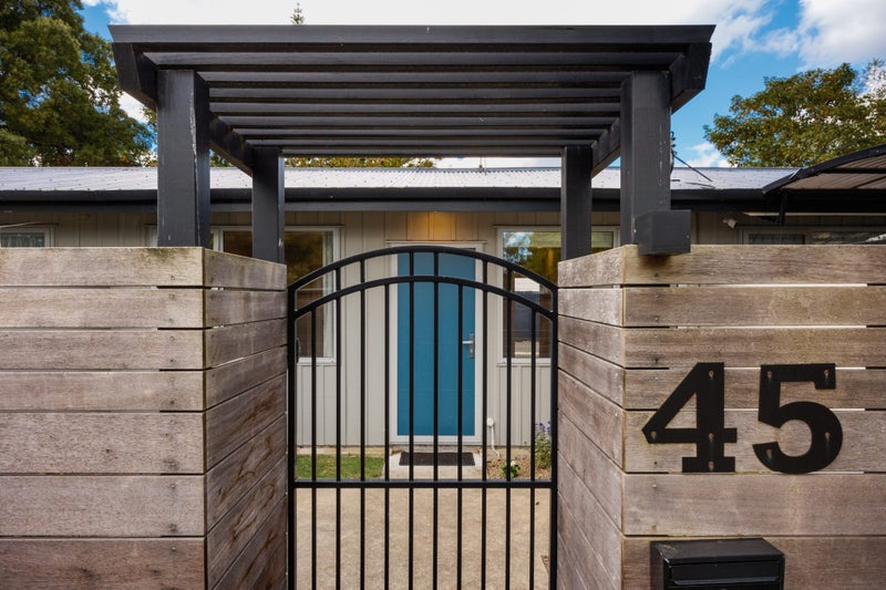 45 Hereford Street, West End, Palmerston North - Carousel 1