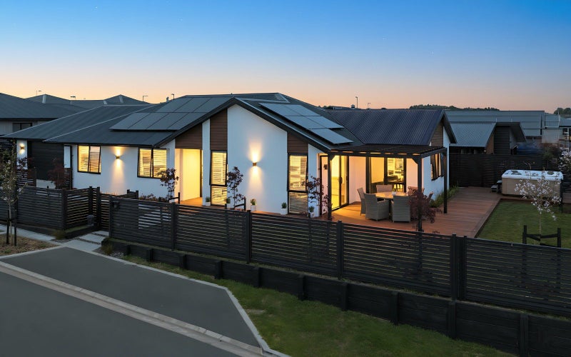 8 Ruku Lane, Wharewaka, Taupō - Carousel 1