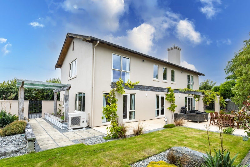 4 Baldoyle Way, Casebrook, Christchurch - Carousel 2