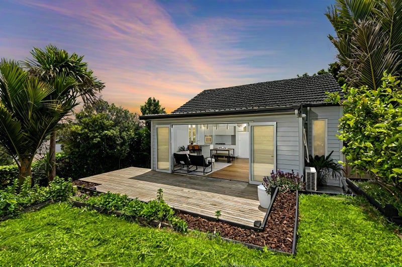 9 Pine Avenue, Henderson, Auckland - Carousel 2