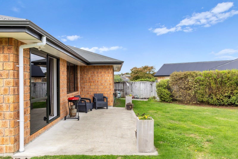 16 Edward Street, Grandview Heights, Hamilton - Carousel 2