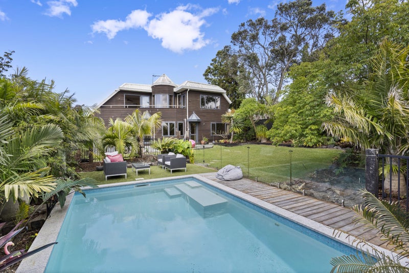 132 Churchill Road, Rothesay Bay, Auckland - Carousel 2