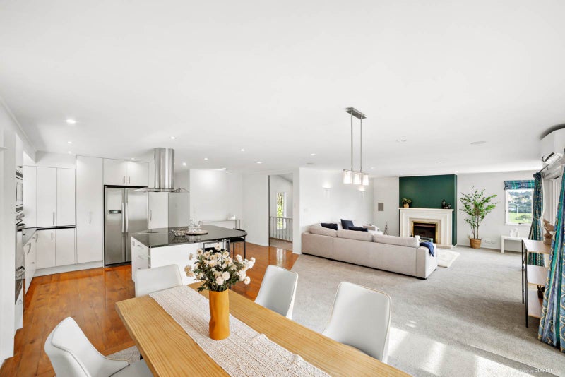 29 Longwood Place, Forrest Hill, Auckland - Carousel 2