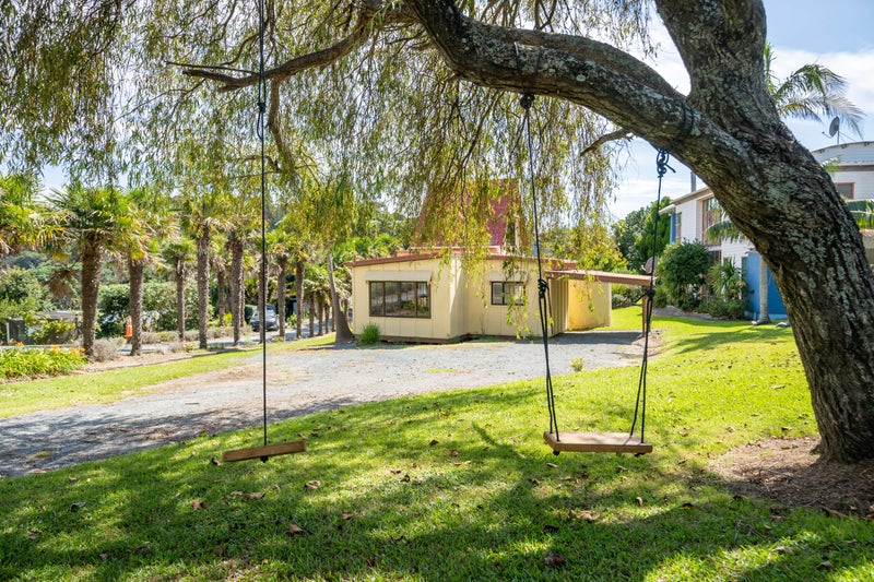 17 Harbour View Road, Point Chevalier, Auckland - Carousel 2