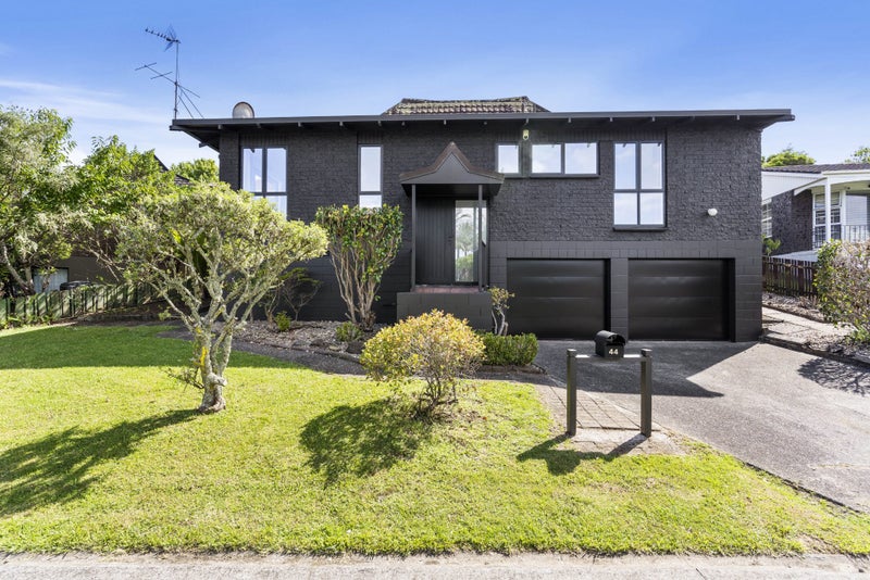 44 Pyatt Crescent, Saint Johns, Auckland - Carousel 1