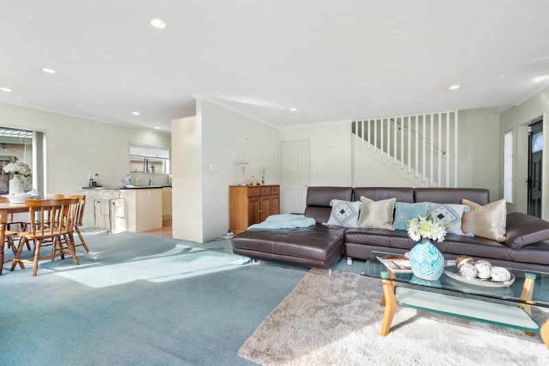 28 Commodore Drive, Lynfield, Auckland - Carousel 2