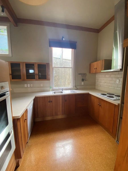 16 Sealy Road, Bluff Hill, Napier - Carousel 2