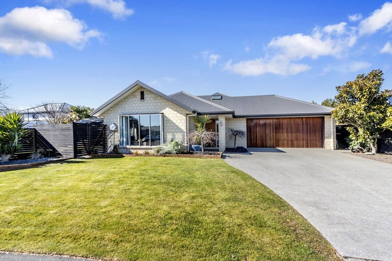 16 Sovereign Gardens, Halswell, Christchurch - Carousel 1