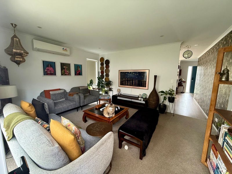 20 Ambar Ridge Avenue, Massey, Auckland - Carousel 1