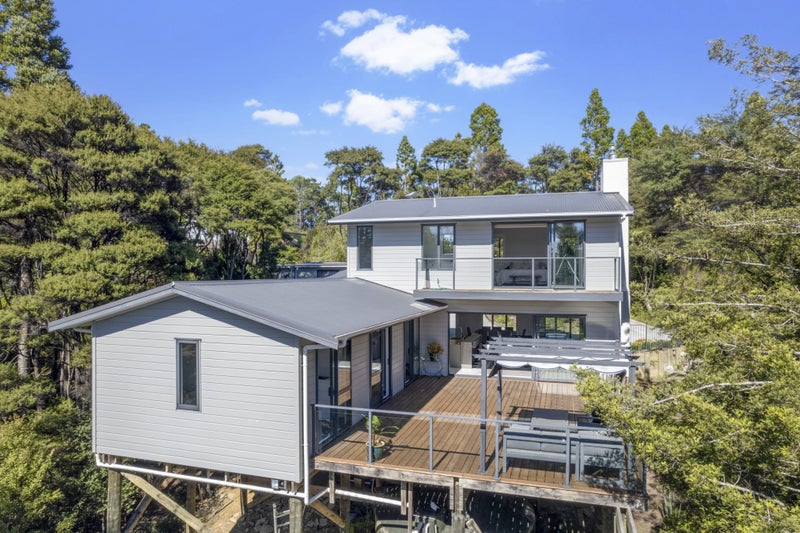 18 SUNNYVALE ROAD, Waitakere, Auckland - Carousel 50