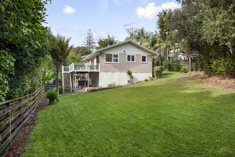 9 The Grove, Titirangi, Auckland - Carousel 2