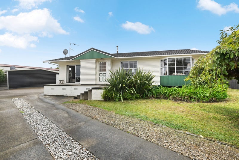 21 Cypress Crescent, Pukete, Hamilton - Carousel 1