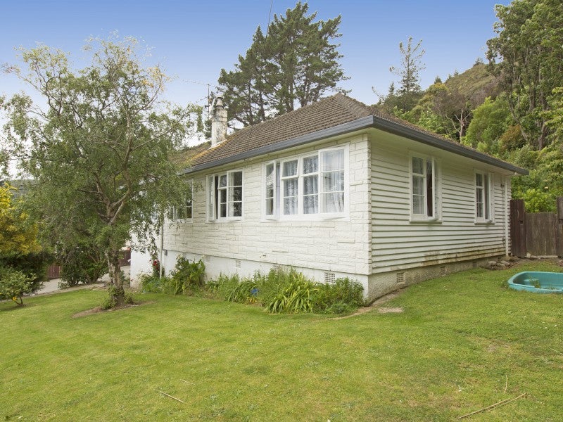 39 Judd Crescent, Naenae, Lower Hutt - Carousel 2