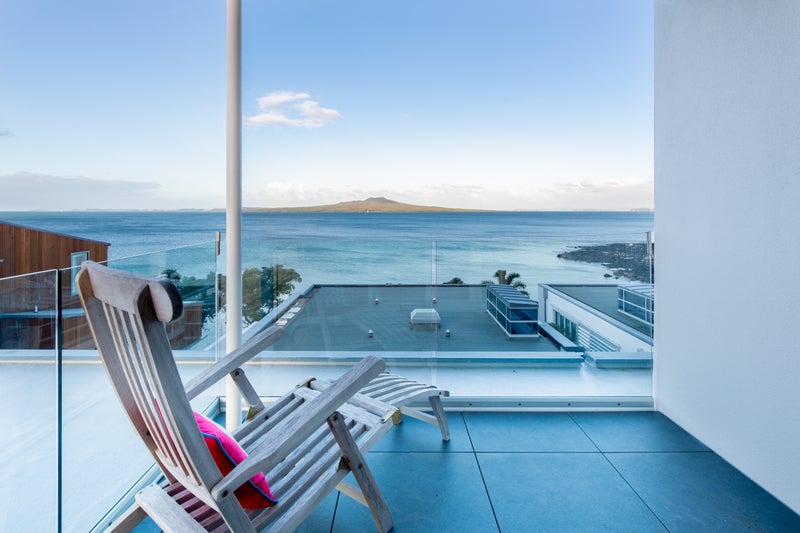 3/245 Hurstmere Road, Takapuna, Auckland - Carousel 2