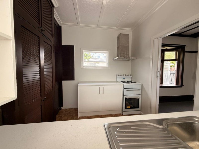30 Waddell Avenue, Point England, Auckland - Carousel 2