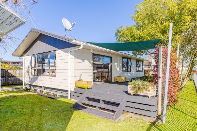 33B Firth Street, Hamilton East, Hamilton - Carousel 2