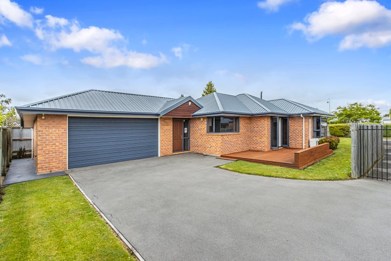 4 Riverwood Boulevard, Redwood, Christchurch - Carousel 1