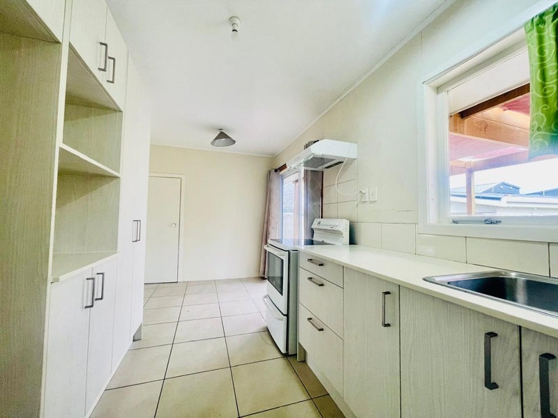 11 Awatere Street, Clover Park, Auckland - Carousel 12