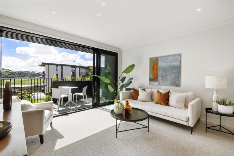 9A Windlass Street, Long Bay, Auckland - Carousel 1