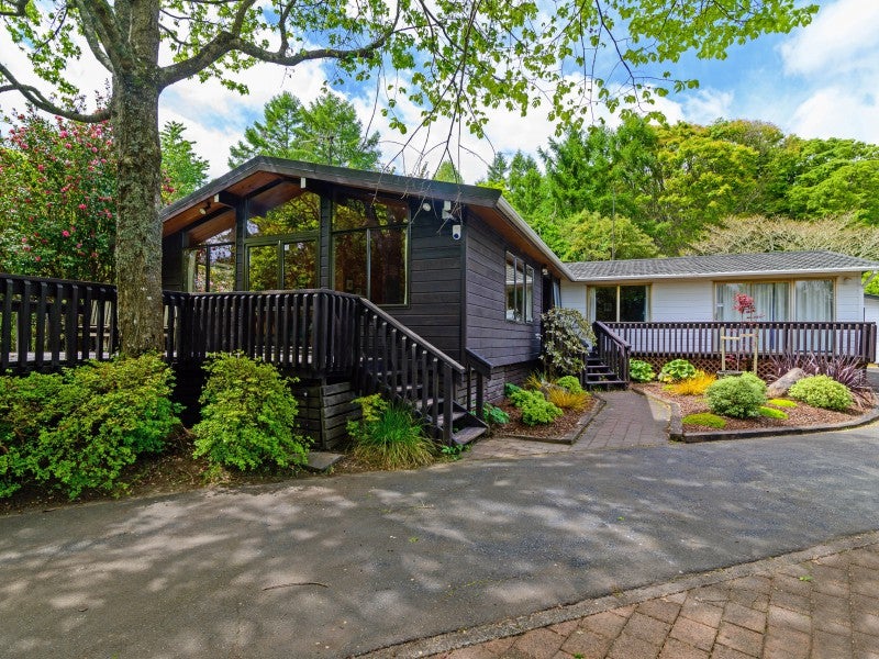 16 Awatea Terrace, Lynmore, Rotorua - Carousel 1