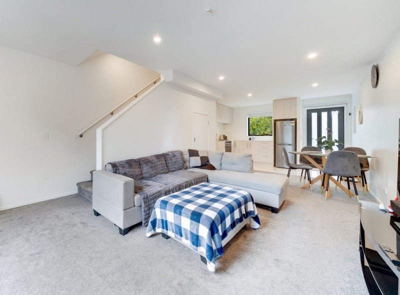 1B Hamurana Place, Te Atatu Peninsula, Auckland - Carousel 2