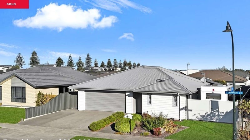 15 Waimakariri Drive, Te Awa, Napier - Carousel 1