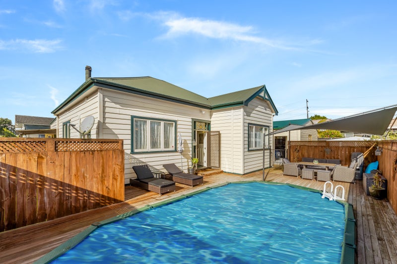 2 MacLaurin Street, Blockhouse Bay, Auckland - Carousel 1