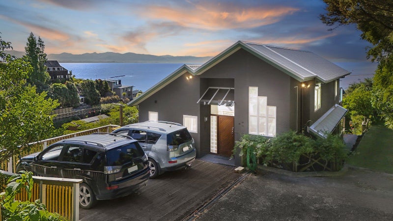 37 Poynters Crescent, Stepneyville, Nelson - Carousel 1