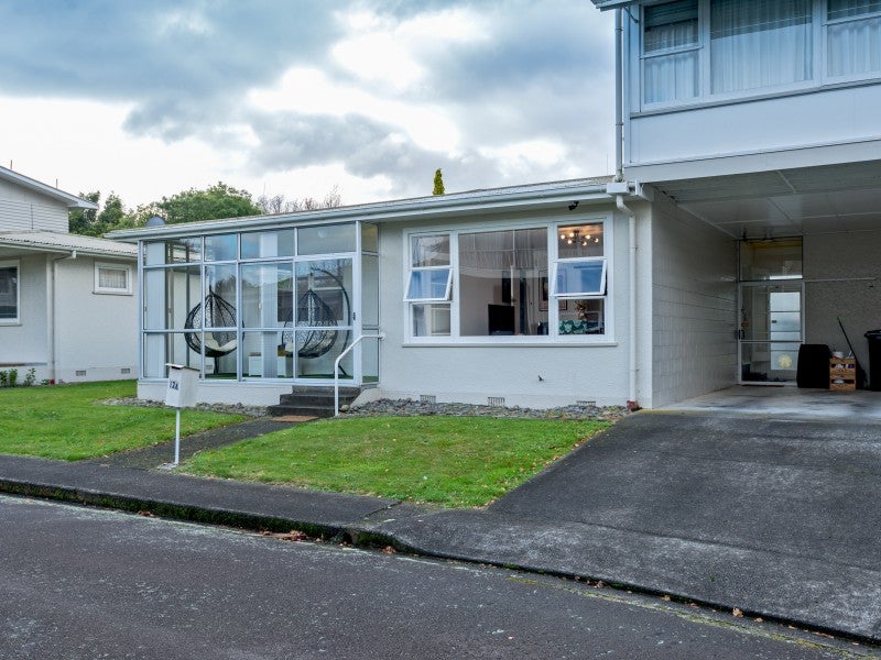 12A Te Awe Awe Court, Hokowhitu, Palmerston North - Carousel 12