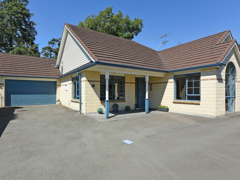 1153 Fergusson Drive, Clouston Park, Upper Hutt - Carousel 1