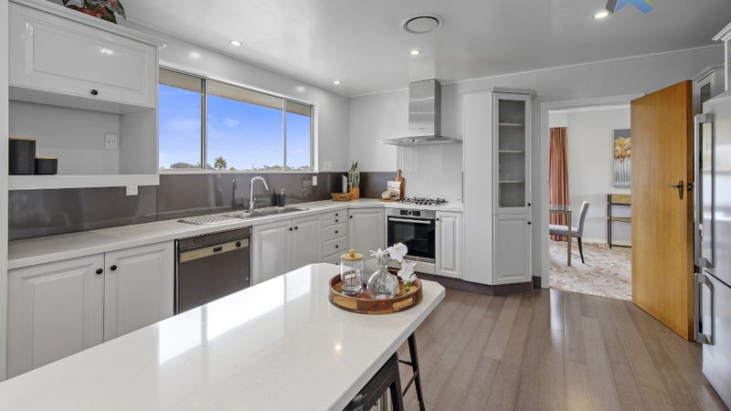 3 Earlston Grove, Avalon, Lower Hutt - Carousel 1