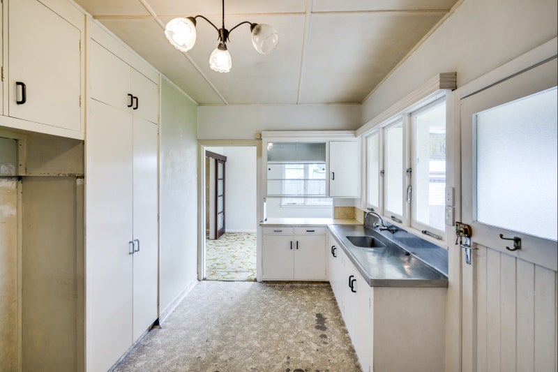 1102 Heretaunga Street East, Parkvale, Hastings - Carousel 2