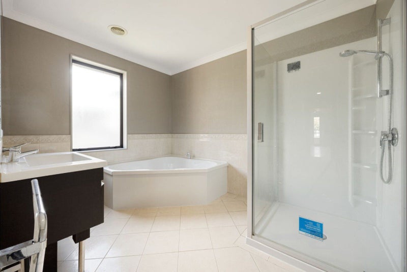 6 Westbury Mews, Huntington, Hamilton - Carousel 16