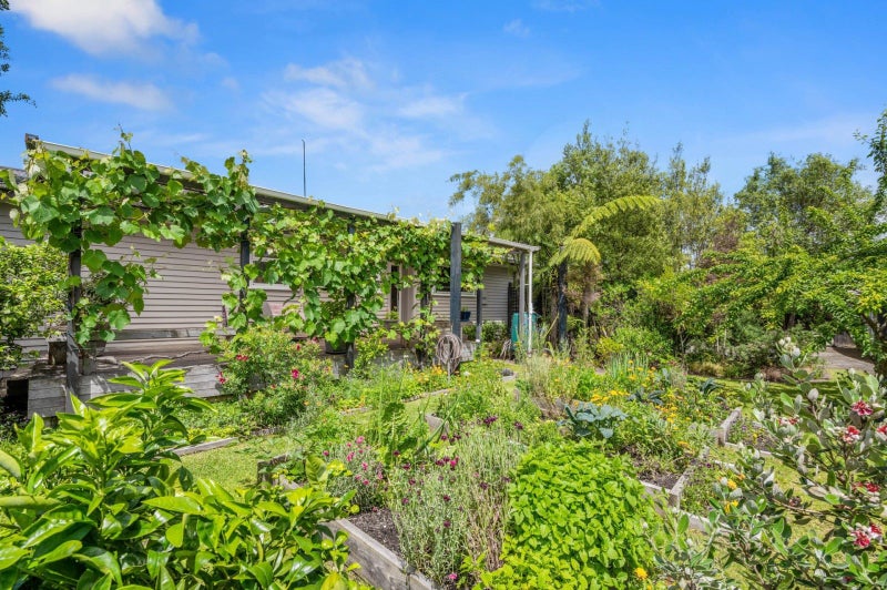 14 Clouston Crescent, Fenton Park, Rotorua - Carousel 21