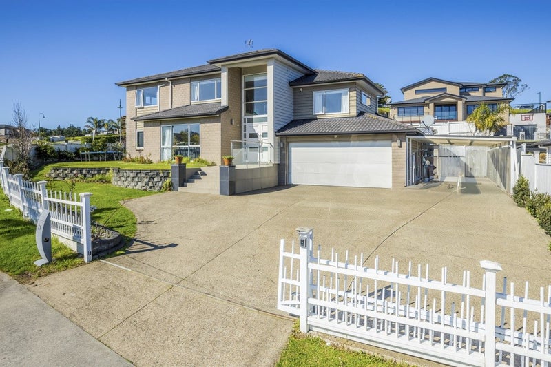 11 Henriette Place, The Gardens, Auckland - Carousel 2